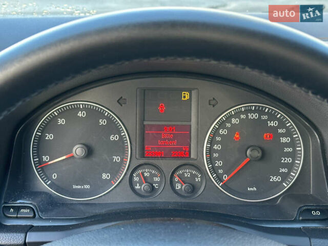 Сірий Фольксваген Гольф, об'ємом двигуна 1.6 л та пробігом 231 тис. км за 7100 $, фото 27 на Automoto.ua