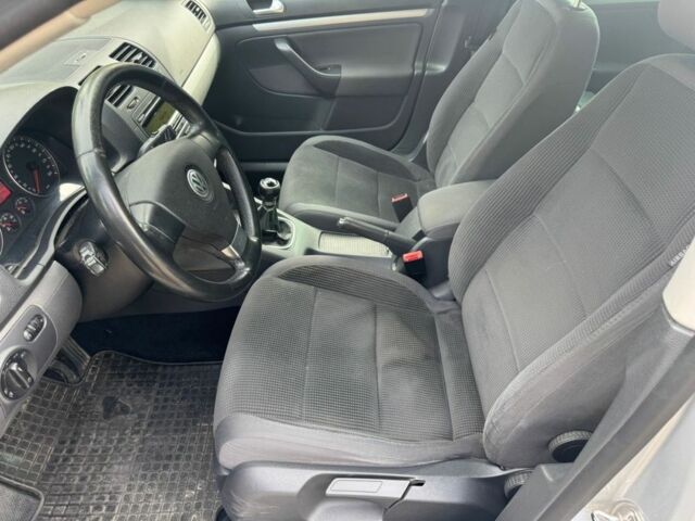 Серый Фольксваген Гольф, объемом двигателя 1.9 л и пробегом 304 тыс. км за 3742 $, фото 5 на Automoto.ua