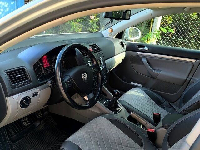 Серый Фольксваген Гольф, объемом двигателя 1.4 л и пробегом 179 тыс. км за 5600 $, фото 5 на Automoto.ua