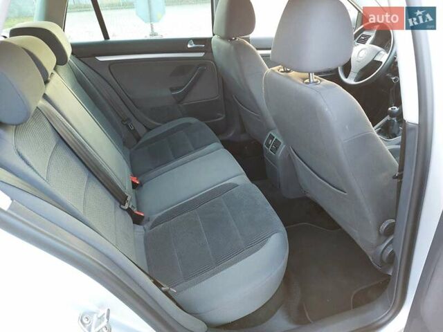 Серый Фольксваген Гольф, объемом двигателя 1.4 л и пробегом 198 тыс. км за 5000 $, фото 12 на Automoto.ua