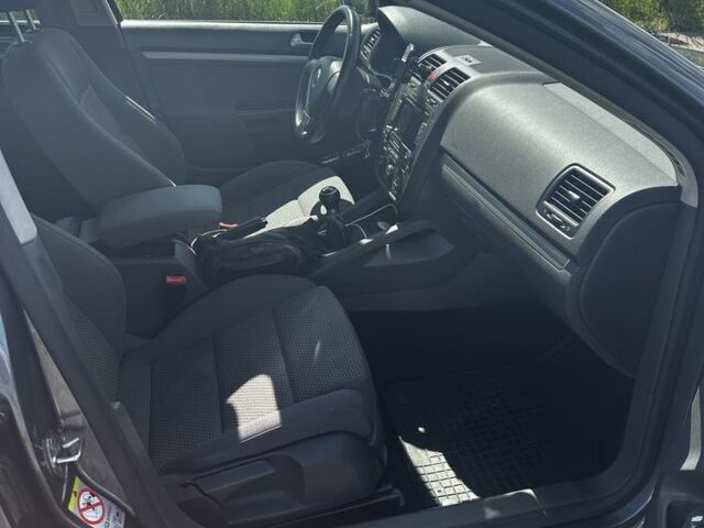 Сірий Фольксваген Гольф, об'ємом двигуна 1.4 л та пробігом 235 тис. км за 6400 $, фото 8 на Automoto.ua