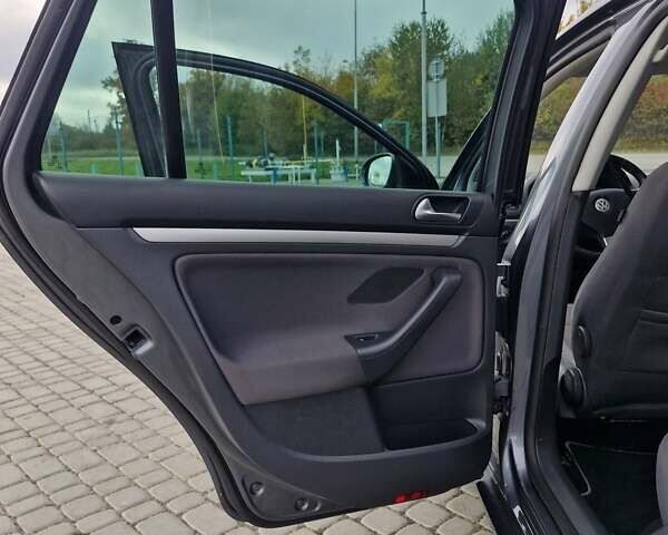 Серый Фольксваген Гольф, объемом двигателя 0 л и пробегом 217 тыс. км за 7500 $, фото 36 на Automoto.ua