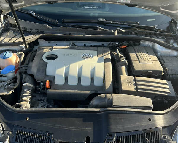 Серый Фольксваген Гольф, объемом двигателя 1.9 л и пробегом 301 тыс. км за 5800 $, фото 8 на Automoto.ua