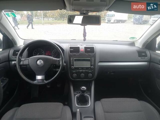 Серый Фольксваген Гольф, объемом двигателя 1.4 л и пробегом 196 тыс. км за 5650 $, фото 5 на Automoto.ua
