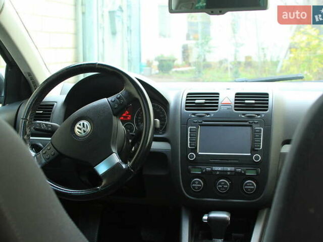 Серый Фольксваген Гольф, объемом двигателя 1.97 л и пробегом 257 тыс. км за 7500 $, фото 5 на Automoto.ua