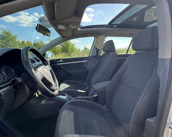 Серый Фольксваген Гольф, объемом двигателя 1.6 л и пробегом 220 тыс. км за 7300 $, фото 44 на Automoto.ua