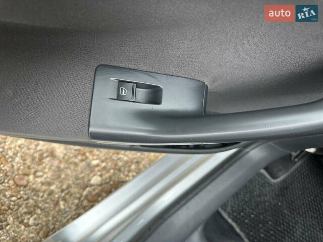 Сірий Фольксваген Гольф, об'ємом двигуна 1.6 л та пробігом 227 тис. км за 6000 $, фото 38 на Automoto.ua