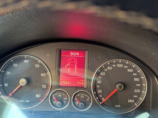 Серый Фольксваген Гольф, объемом двигателя 1.4 л и пробегом 179 тыс. км за 5600 $, фото 4 на Automoto.ua