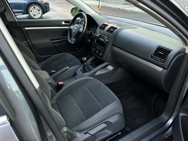 Сірий Фольксваген Гольф, об'ємом двигуна 1.6 л та пробігом 202 тис. км за 5800 $, фото 19 на Automoto.ua