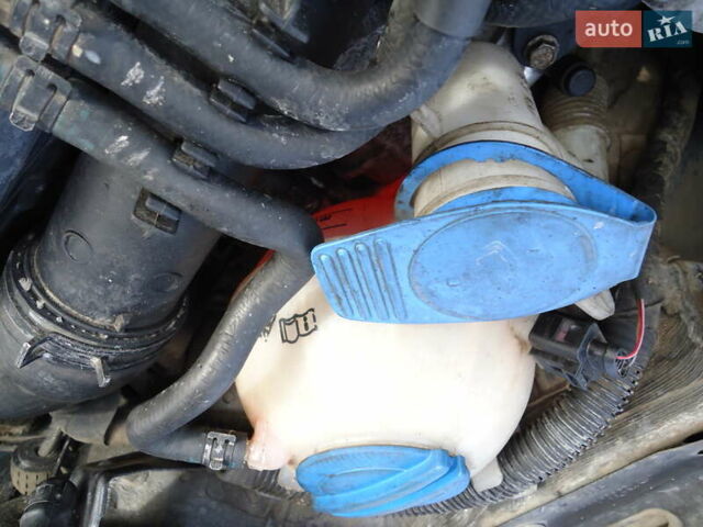 Серый Фольксваген Гольф, объемом двигателя 1.9 л и пробегом 290 тыс. км за 5600 $, фото 23 на Automoto.ua