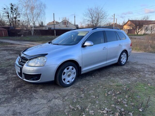 Серый Фольксваген Гольф, объемом двигателя 1.4 л и пробегом 241 тыс. км за 6400 $, фото 1 на Automoto.ua