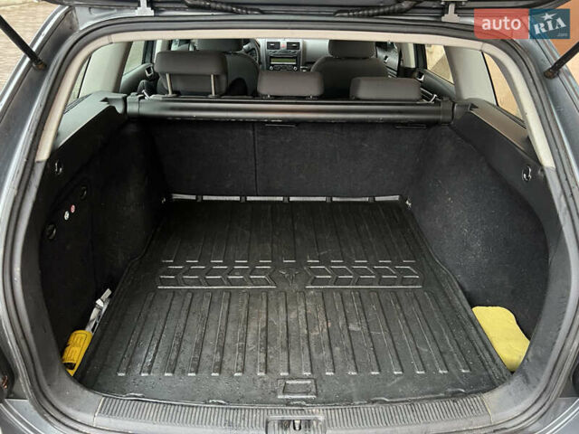 Серый Фольксваген Гольф, объемом двигателя 1.9 л и пробегом 351 тыс. км за 6000 $, фото 13 на Automoto.ua