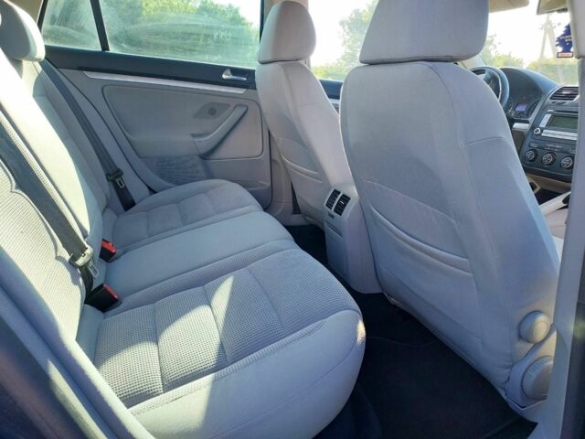 Серый Фольксваген Гольф, объемом двигателя 1.4 л и пробегом 189 тыс. км за 6399 $, фото 19 на Automoto.ua