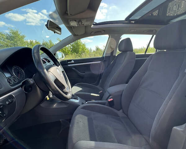 Серый Фольксваген Гольф, объемом двигателя 1.6 л и пробегом 220 тыс. км за 7300 $, фото 45 на Automoto.ua