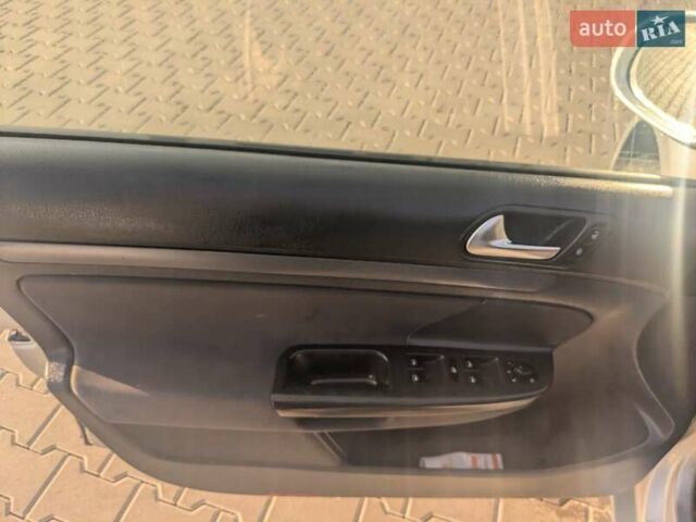 Серый Фольксваген Гольф, объемом двигателя 1.9 л и пробегом 413 тыс. км за 5600 $, фото 12 на Automoto.ua