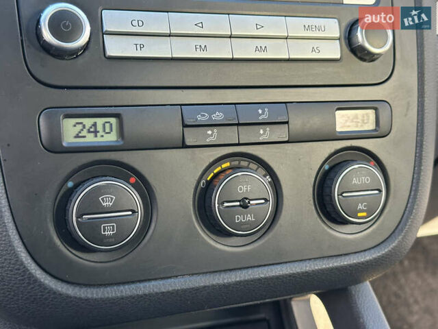 Сірий Фольксваген Гольф, об'ємом двигуна 1.6 л та пробігом 231 тис. км за 7100 $, фото 29 на Automoto.ua