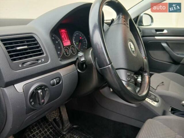 Серый Фольксваген Гольф, объемом двигателя 1.39 л и пробегом 164 тыс. км за 7500 $, фото 9 на Automoto.ua