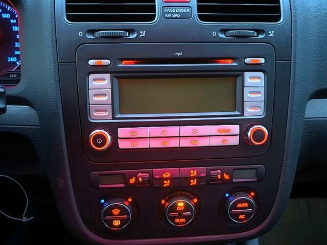 Сірий Фольксваген Гольф, об'ємом двигуна 1.4 л та пробігом 185 тис. км за 6200 $, фото 11 на Automoto.ua