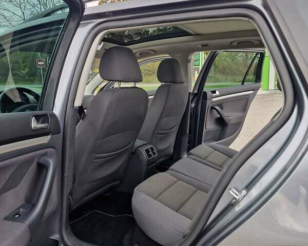 Серый Фольксваген Гольф, объемом двигателя 0 л и пробегом 217 тыс. км за 7500 $, фото 44 на Automoto.ua