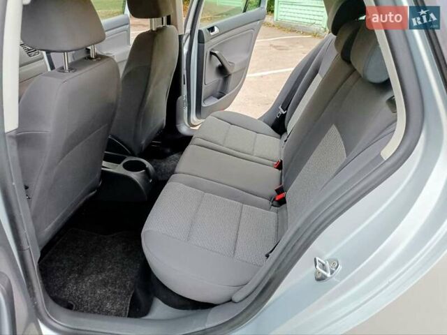 Сірий Фольксваген Гольф, об'ємом двигуна 1.6 л та пробігом 210 тис. км за 6399 $, фото 33 на Automoto.ua