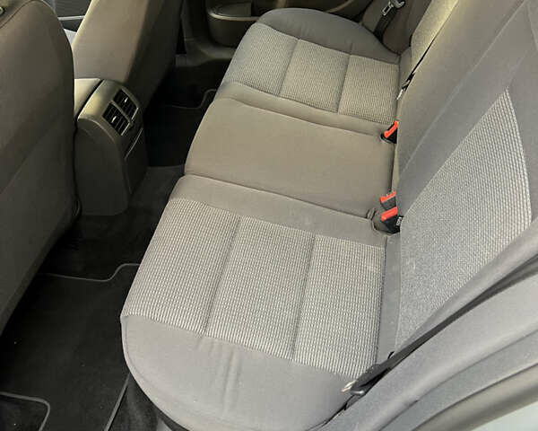 Серый Фольксваген Гольф, объемом двигателя 1.6 л и пробегом 207 тыс. км за 6700 $, фото 11 на Automoto.ua