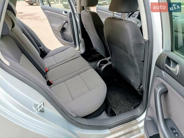 Сірий Фольксваген Гольф, об'ємом двигуна 1.6 л та пробігом 210 тис. км за 6399 $, фото 32 на Automoto.ua