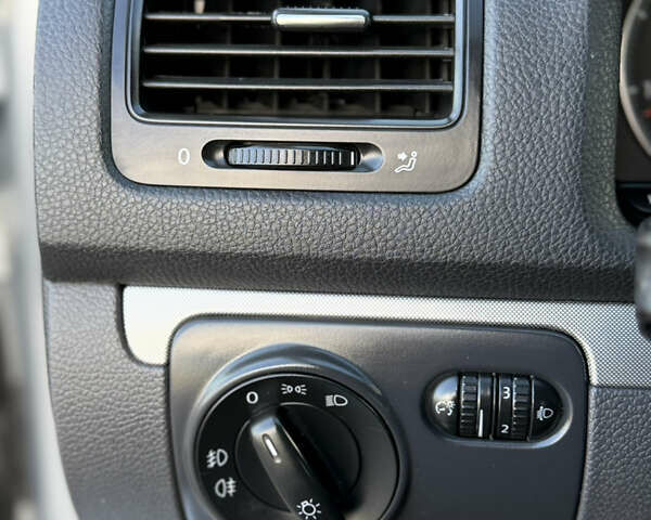 Сірий Фольксваген Гольф, об'ємом двигуна 1.4 л та пробігом 206 тис. км за 6900 $, фото 76 на Automoto.ua