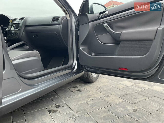 Фольксваген Гольф 2008 в Камень-Каширский на Automoto.ua Серый Фольксваген Гольф, объемом двигателя 1.9 л и пробегом 280 тыс. км за 6600 $, фото 53 на Automoto.ua