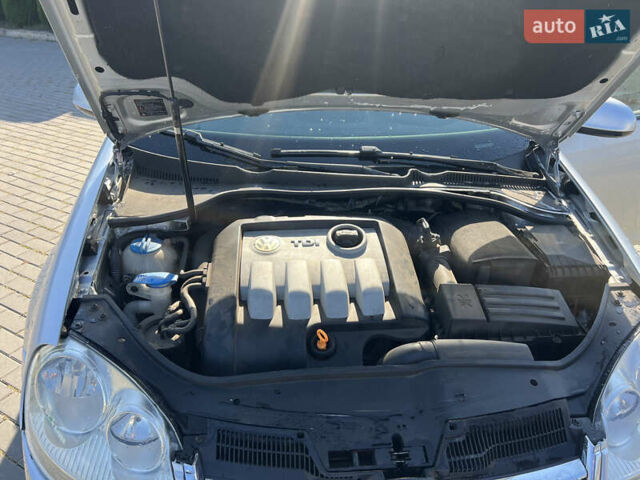 Серый Фольксваген Гольф, объемом двигателя 1.9 л и пробегом 280 тыс. км за 5500 $, фото 19 на Automoto.ua