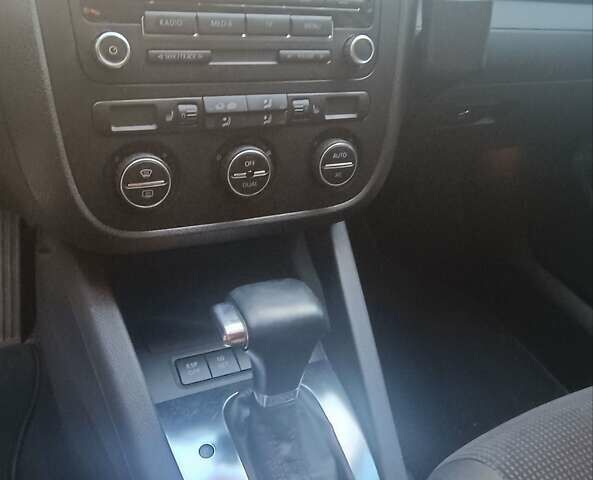 Сірий Фольксваген Гольф, об'ємом двигуна 1.39 л та пробігом 217 тис. км за 7600 $, фото 1 на Automoto.ua