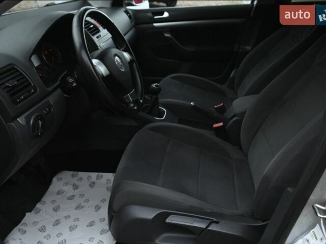 Серый Фольксваген Гольф, объемом двигателя 1.9 л и пробегом 298 тыс. км за 6300 $, фото 4 на Automoto.ua