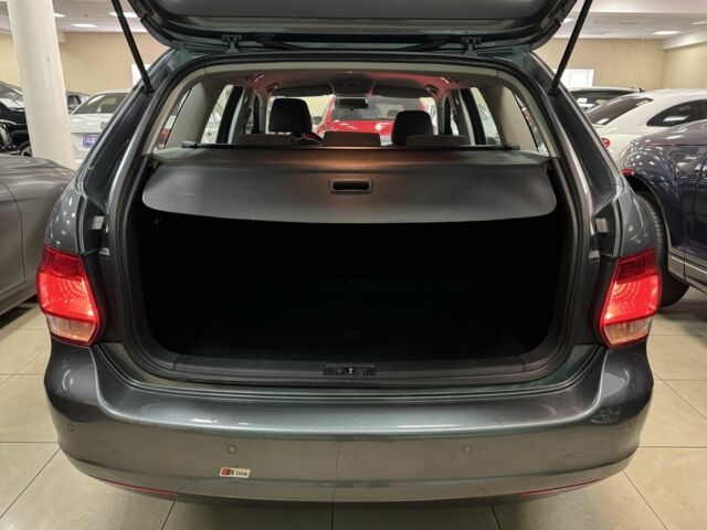 Серый Фольксваген Гольф, объемом двигателя 1.4 л и пробегом 217 тыс. км за 5800 $, фото 5 на Automoto.ua