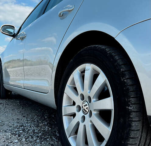 Серый Фольксваген Гольф, объемом двигателя 1.6 л и пробегом 220 тыс. км за 7300 $, фото 8 на Automoto.ua