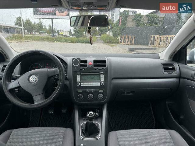 Сірий Фольксваген Гольф, об'ємом двигуна 1.6 л та пробігом 227 тис. км за 6000 $, фото 15 на Automoto.ua