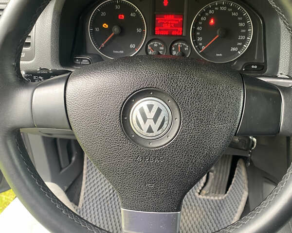 Фольксваген Гольф 2008 у Вышгороде на Automoto.ua Сірий Фольксваген Гольф, об'ємом двигуна 1.9 л та пробігом 354 тис. км за 6400 $, фото 8 на Automoto.ua