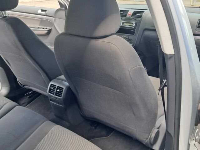 Сірий Фольксваген Гольф, об'ємом двигуна 1.6 л та пробігом 199 тис. км за 5900 $, фото 8 на Automoto.ua