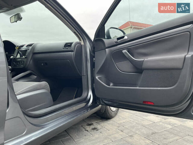 Фольксваген Гольф 2008 в Камень-Каширский на Automoto.ua Серый Фольксваген Гольф, объемом двигателя 1.9 л и пробегом 280 тыс. км за 6600 $, фото 52 на Automoto.ua