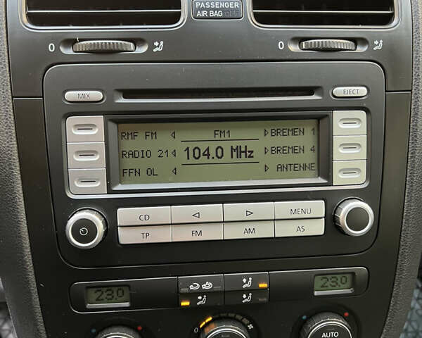 Серый Фольксваген Гольф, объемом двигателя 1.6 л и пробегом 207 тыс. км за 6700 $, фото 15 на Automoto.ua