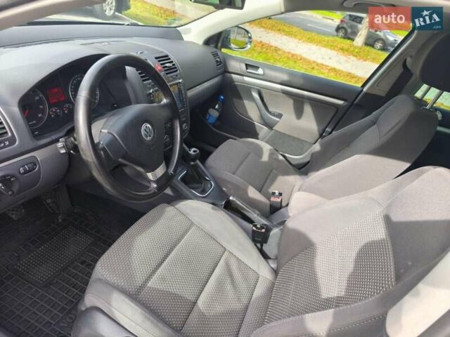 Серый Фольксваген Гольф, объемом двигателя 1.4 л и пробегом 219 тыс. км за 7300 $, фото 9 на Automoto.ua