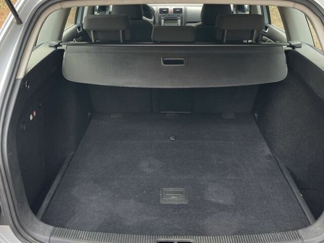 Серый Фольксваген Гольф, объемом двигателя 1.6 л и пробегом 242 тыс. км за 5900 $, фото 13 на Automoto.ua