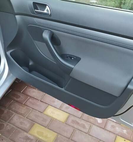 Серый Фольксваген Гольф, объемом двигателя 1.4 л и пробегом 193 тыс. км за 5800 $, фото 3 на Automoto.ua