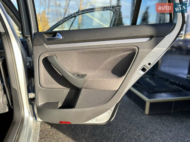 Сірий Фольксваген Гольф, об'ємом двигуна 1.6 л та пробігом 231 тис. км за 7100 $, фото 21 на Automoto.ua