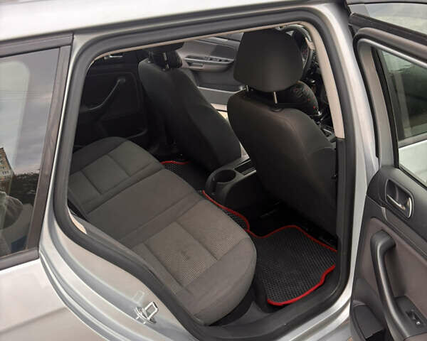 Серый Фольксваген Гольф, объемом двигателя 1.6 л и пробегом 250 тыс. км за 5999 $, фото 12 на Automoto.ua