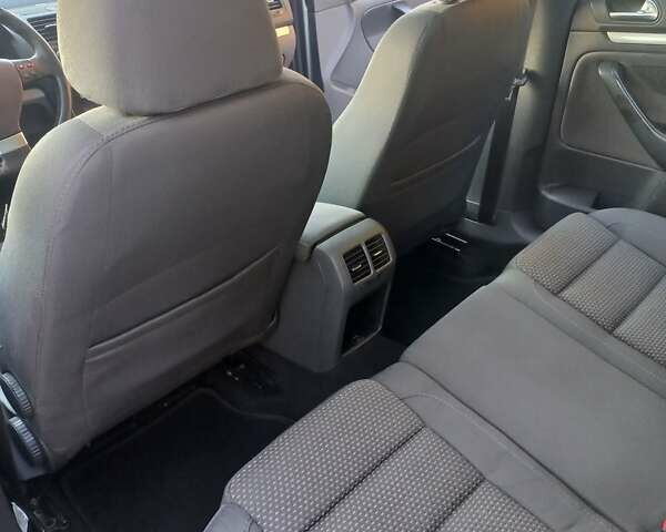 Серый Фольксваген Гольф, объемом двигателя 1.39 л и пробегом 260 тыс. км за 7000 $, фото 1 на Automoto.ua