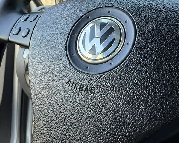 Сірий Фольксваген Гольф, об'ємом двигуна 1.4 л та пробігом 206 тис. км за 6900 $, фото 73 на Automoto.ua