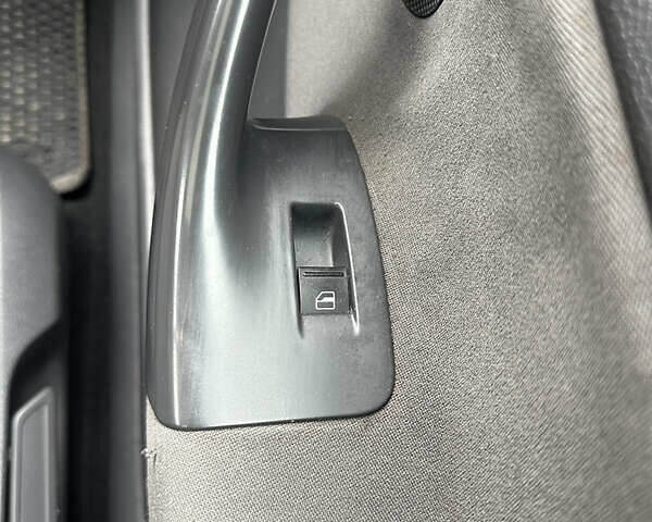 Сірий Фольксваген Гольф, об'ємом двигуна 1.6 л та пробігом 227 тис. км за 6000 $, фото 36 на Automoto.ua