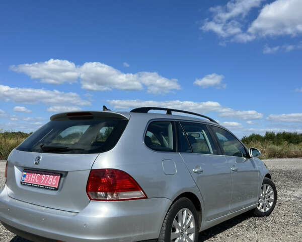 Серый Фольксваген Гольф, объемом двигателя 1.6 л и пробегом 220 тыс. км за 7300 $, фото 62 на Automoto.ua