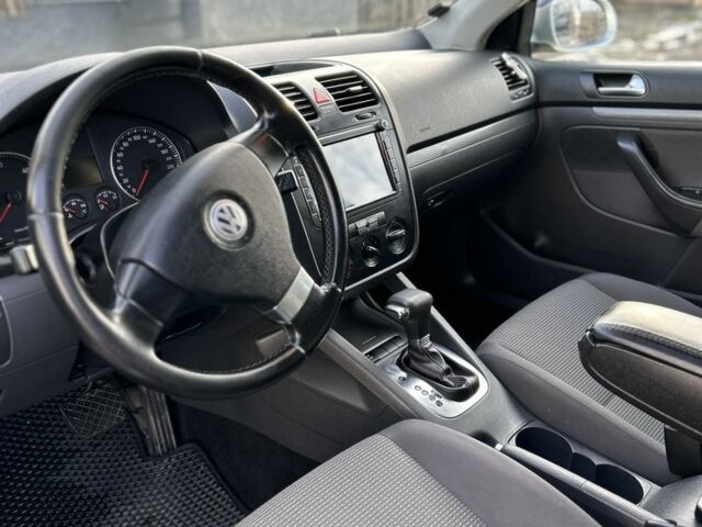 Серый Фольксваген Гольф, объемом двигателя 1.9 л и пробегом 275 тыс. км за 6800 $, фото 1 на Automoto.ua