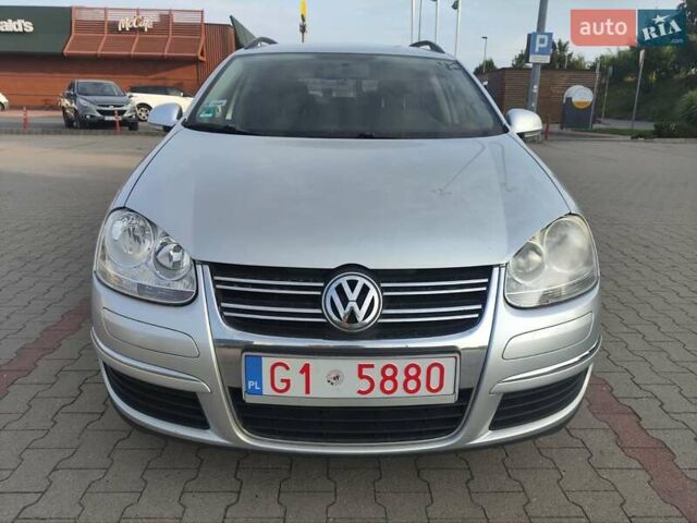 Серый Фольксваген Гольф, объемом двигателя 1.6 л и пробегом 198 тыс. км за 5000 $, фото 1 на Automoto.ua