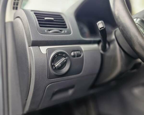 Серый Фольксваген Гольф, объемом двигателя 0 л и пробегом 217 тыс. км за 7500 $, фото 31 на Automoto.ua